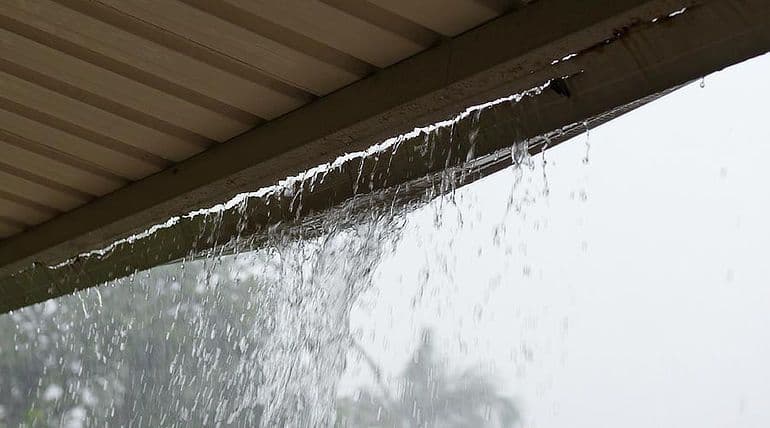 671265a959814ff97b07329b_6668ea811c2a2e0ea0f36132_damaged-broken-eavestroughs.jpeg