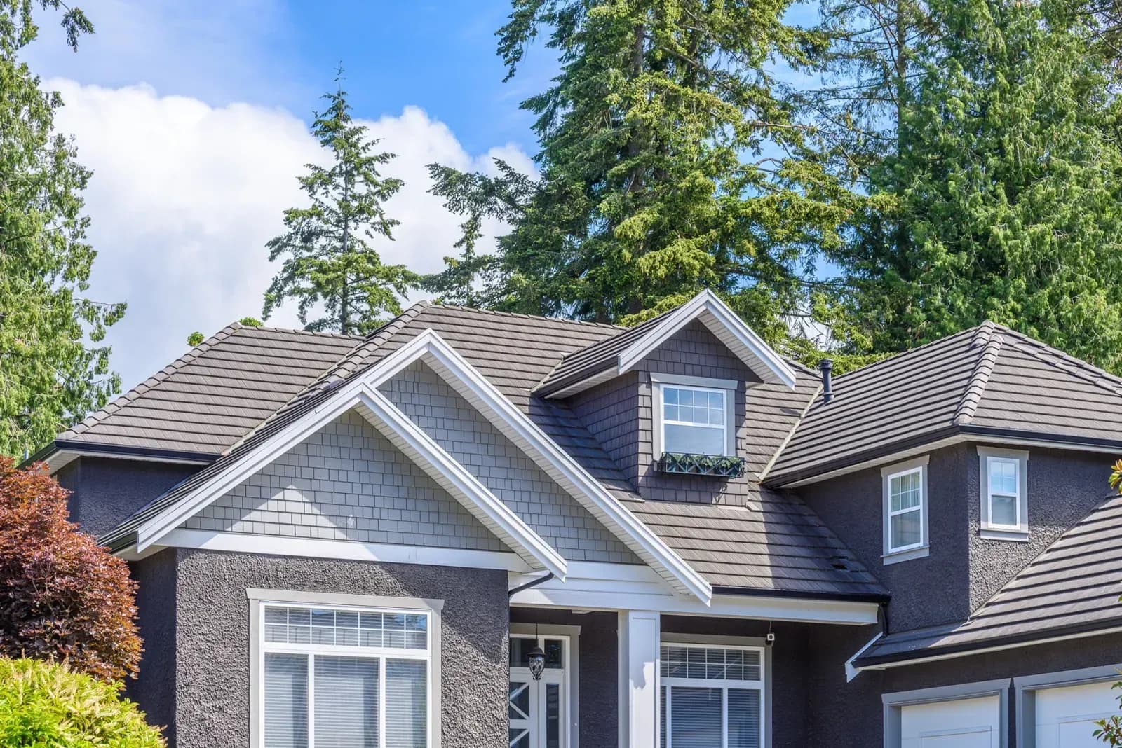 68af7592602e780fb4884558_roofing-49-p-1600.webp